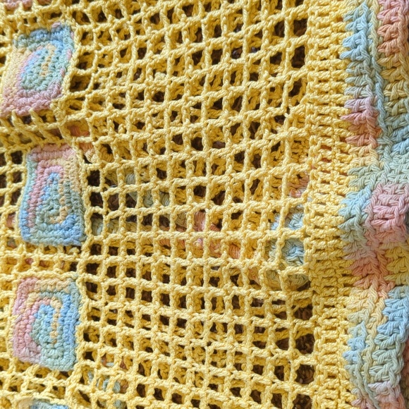 Vintage hand crochet vest - Picture 4 of 4